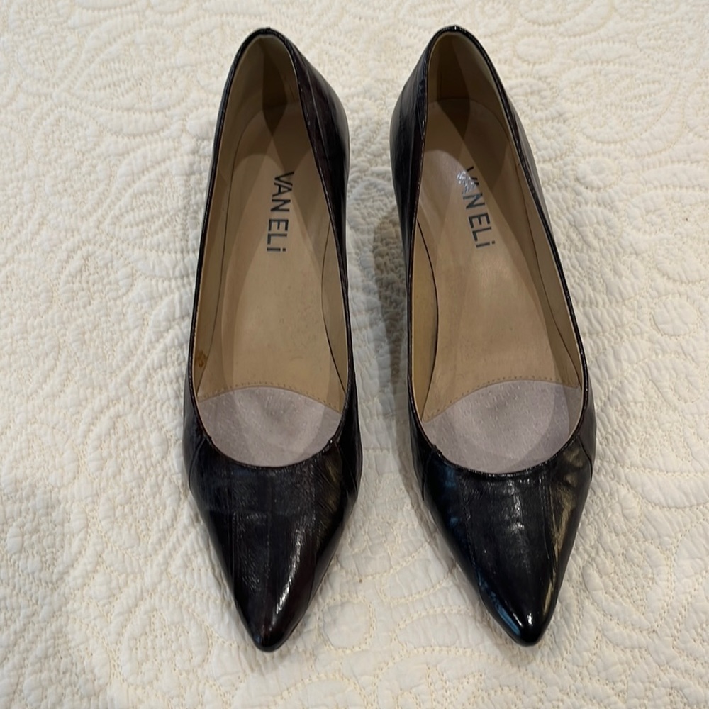 VANELI Dark brown leather point toe kitten heels size 5M
